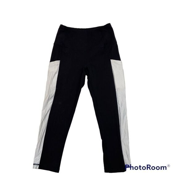 The North Face Pants - The North Face Women’s Flashdry Black and White Capri Length Leggings Medium